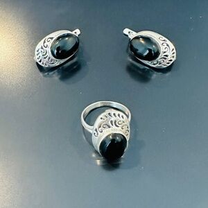 Black Agate Silver Jewelry Set (1 Ring, 2 Earrings)